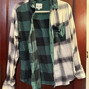 American Eagle Outfitters Green and Black Oversized Flannel